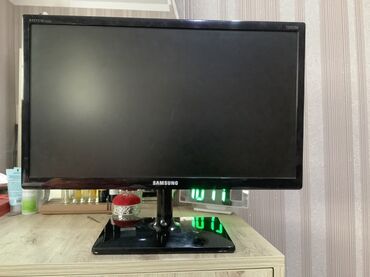studio monitoru: Samsung T22C350 22" Full HD monitor/TV Xüsusiyyətlər: - Ekran: 22