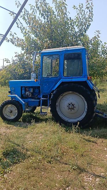 mtz 80 1: Belarus MTZ-80 traktor Xüsusiyyətlər: - Rəng: mavi, kabinli - Ön dar — 1