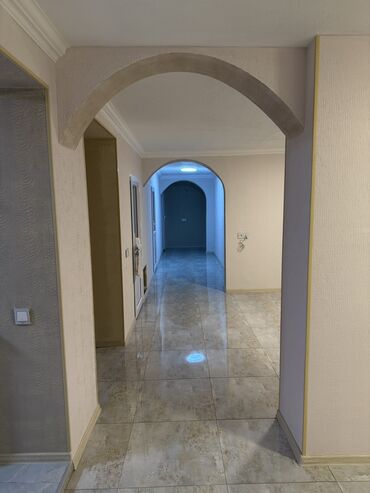 Uzunmüddətli kirayə mənzillər: GƏNCƏNİN TAM MƏRKƏZİNDƏXan baqinin yaninda-TƏLƏBƏ QİZIARA KİRAYE EV — 9