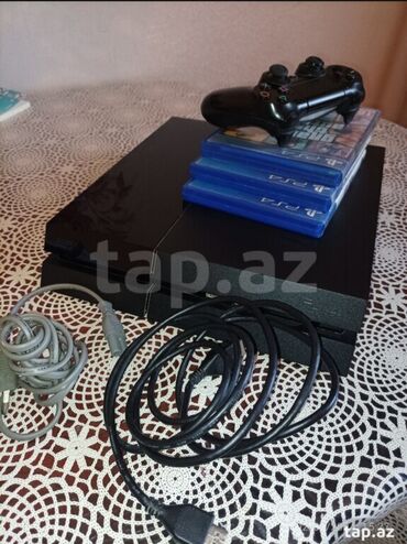 playstation 4 satış: Salam təcili satilir xaricə gedirəm deyə satiram prabləmi yoxdu