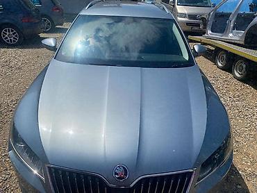 bravo: HAUBA ZA ŠKODA SUPERB | Hauba za Skoda Superb III Odlicno stanje — 1