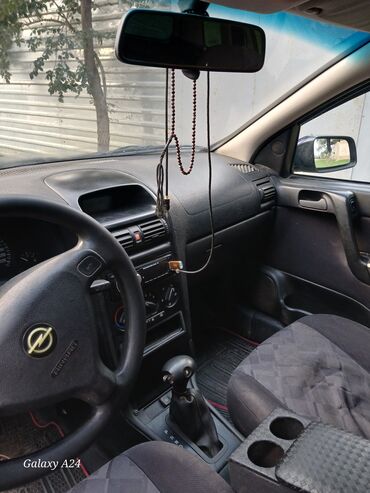 Opel: Opel Astra Caravan – ECOTEC benzin mühərriki və avtomat ötürücü — 2