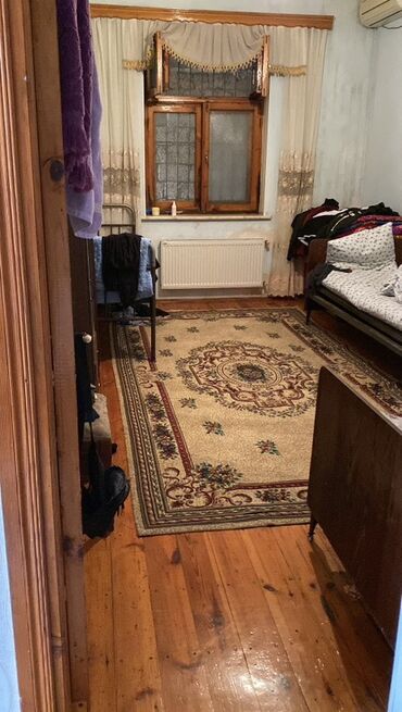 Kirayə qaraj: 0.06ha torpaq sahəsi. 109.6 kv.m yaşayış, 64.6 kv.m köməkçi sahə — 21