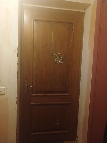 w202 qapi: Mənzil üçün İşlənmiş Giriş qapısı Glazok ilə, Ünvandan götürmə — 2