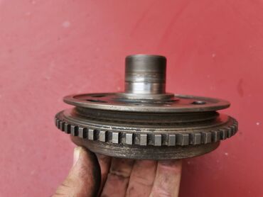 Auto delovi: Donja remenica Lada 21214i Niva. Polovno, očuvano. Skinuto sa — 4