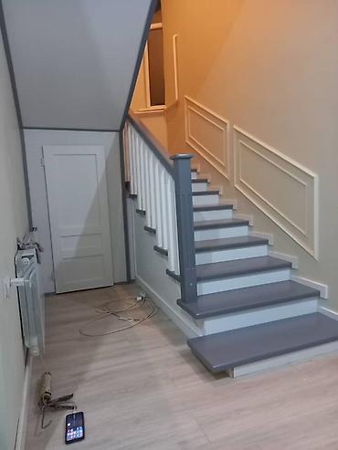 Деревянные лестницы: Деревянная лестница Для дома, Бесплатный замер, Вид дерева: Сосна, Форма лестницы: Много-маршевая, Стиль: Классический — 7