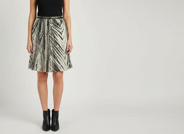 rozkloszowane spódnice czarne: Women`s skirt, size M