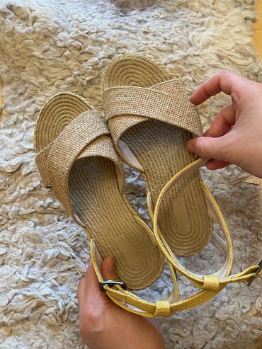 Basanoşka və səndəllər: Ölçü: 36, rəng - Sarı, İşlənmiş — 14