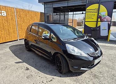 fit 2011: Honda Fit: 2011 г., 1.3 л, Вариатор, Бензин, Хэтчбэк — 1