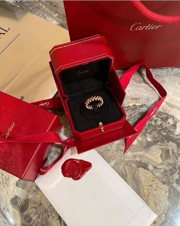 обувь мужское: Кольцо Cartier - Элегантное ювелирное кольцо в фирменной коробке