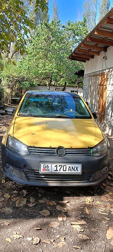 Продажа авто: Volkswagen Polo: 2016 г., Седан — 3
