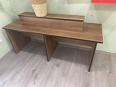 İki səviyyəli vitrin/komod masası - Material: MDF/LDSP ağac