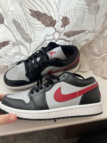 волейболный кросовка: Кроссовкалар, 37, 38, Nike, Жаңы, Өзү алып кетүү, Акылуу жеткирүү