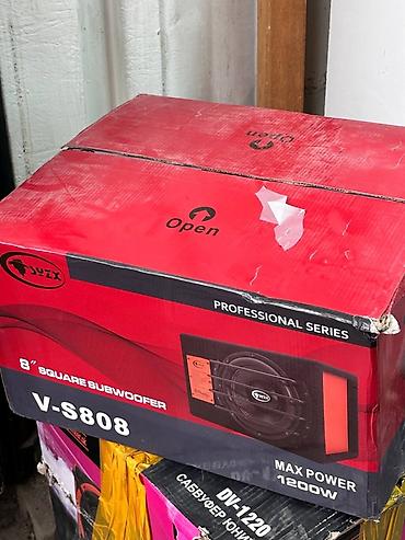 Автомобильный сабвуфер V-Tex V-S808 из профессиональной серии. Модель