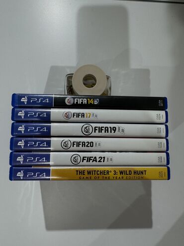 Oyun diskləri və kartricləri: PlayStation 4 üçün Fifa 14, 17, 19, 20, 21 və The Witcher 3: Game of