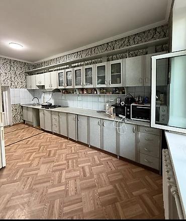 Продажа коттеджей и домов: Продается дом. На первой линии Элебесова (район дордой). Участок — 5