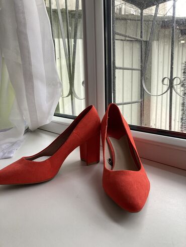 global обувь: Туфли 39, цвет - Красный