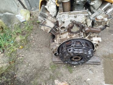 Sbor motorlar və silindr başlıqları: Ağır texnika üçün dizel mühərriki - 6 silindrli, V tipli quruluş - — 5