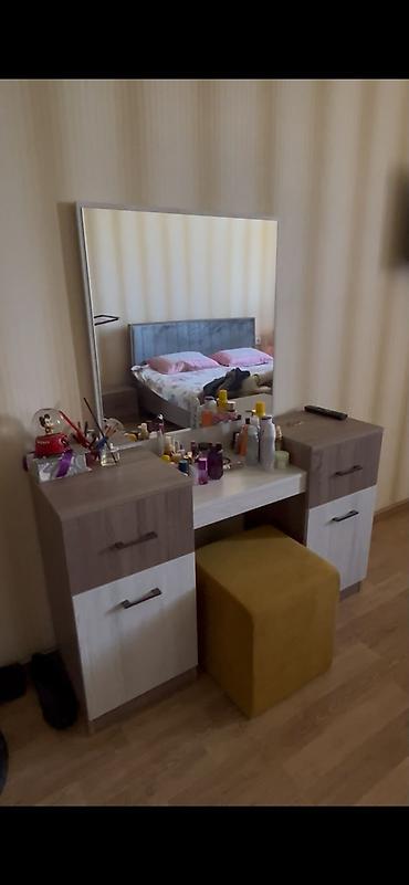 стул кожаный: Двуспальная кровать, Новый — 4