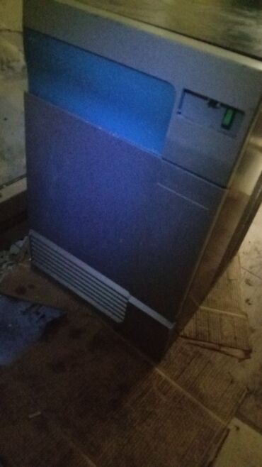 Ət çəkən maşınlar: 1 qapılı Indesit Soyuducu Satılır, rəng - Bej, Dispenserli