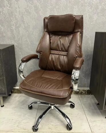 Ofis və oyun kresloları: Yeni, Təkərli, Qolları tənzimlənir, Dəri — 18