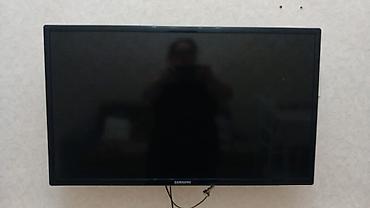 smart tv: Samsung LED televizor - Ekran: təxminən 32–37 düym diaqonal (divar — 1