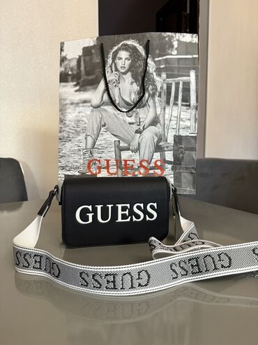 Çantalar: Çiyin çantası, Guess, Yeni