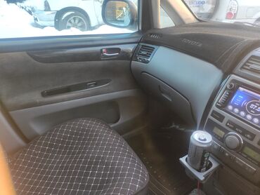 Toyota: Toyota Ipsum: 2002 г., 2.4 л, Автомат, Бензин, Минивэн — 9