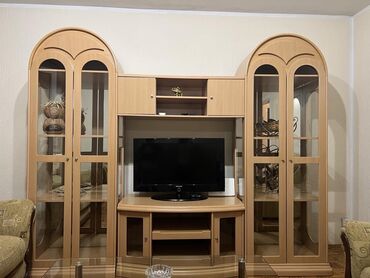 zute pantalone za tri sezone gotovo ucina: TV stand, color - Beige, Used