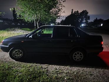 a4 b7: Volkswagen Vento: 1992 г., 1.8 л, Механика, Бензин, Седан — 1