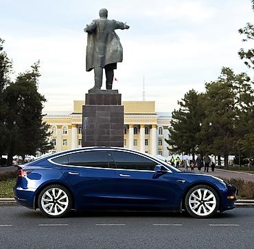Tesla: Tesla Model 3: 2020 г., Электромобиль — 4