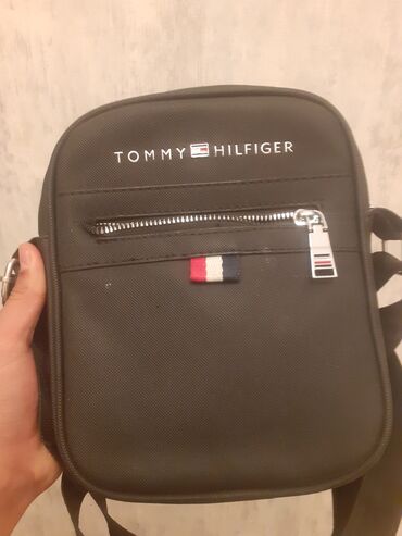 armani барсетка: Барсетка, Tommy Hilfiger, Бөлүнгөн бөлүктөр, Чөнтөктөрү көп, Сыдырмалуу, Колдонулган