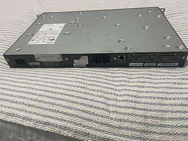 komputer notebook: Cisco Catalyst 2960X Series şəbəkə açarı - Model: Catalyst 2960X — 2