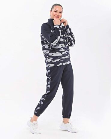 Trenerke: Crna i teget
2xl - 4xl
4200 — 11