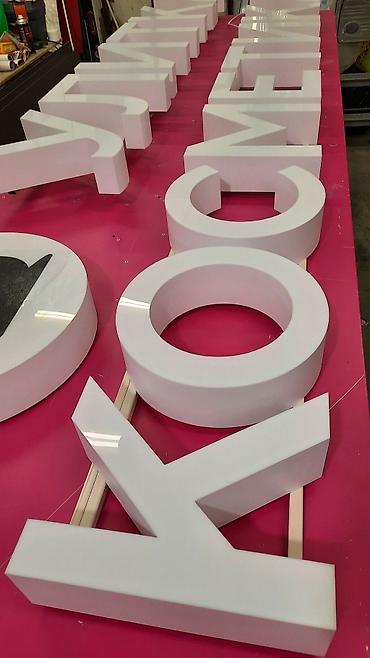 Изготовление рекламных конструкций: | Арки, Баннеры, Бегущая строка, | Монтаж, Послепечатная обработка, Демонтаж — 10