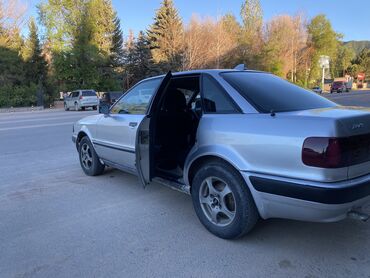 ауди 80 2: Audi 80: 1992 г., 2 л, Механика, Бензин, Седан