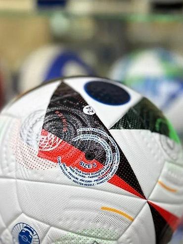 Oyuncaqlar: TopEuro 2024 Futbol Topu • Tesvir: UEFA Euro 2024üçün orijinal futbol — 1