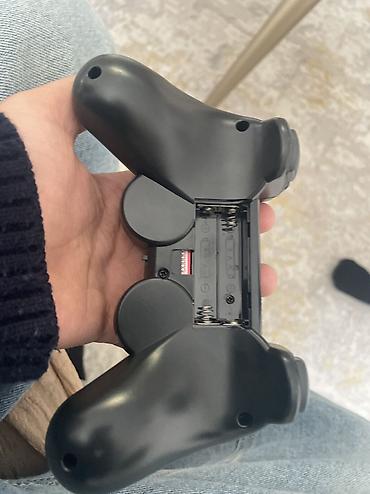 2.4g wireless controller gamepad: Simsiz oyun pultu (universal) - Rəng: qara - Simsiz qoşulma: USB nano — 2