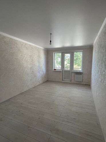квартира срочно продаю: 2 комнаты, 4280 м², 103 серия, 2 этаж, Дизайнерский ремонт