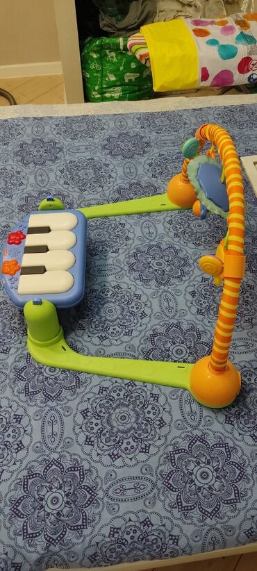 развивающие игрушки для годовалого ребенка: Развивающий коврик Fisher Price Пианино
Состояние отличное !