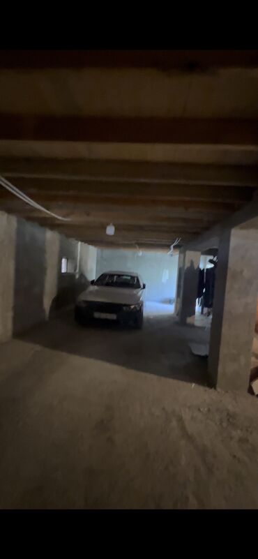 Həyət evləri və villaların satışı: Binəqədi qəs. 3 otaqlı, 1 kv. m, Yeni təmirli — 12