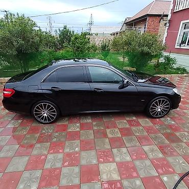 w212 mercedes: Mercedes-Benz E-Class sedan (W212). Qara rəng, 4 qapı, tam ölçülü — 4