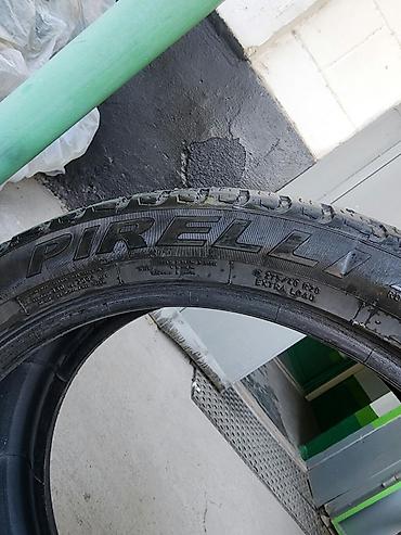d 110: Шины 275 / 40 / R 20, Зимняя шипованная, Б/у, Комплект, Pirelli — 4