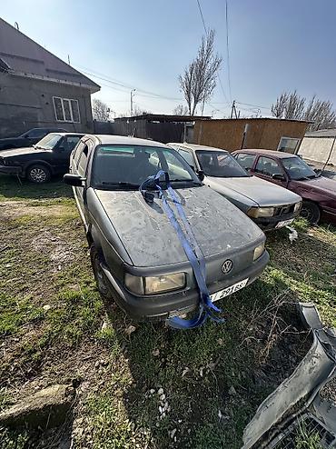 pass: Volkswagen Passat: 1988 г., 1.6 л, Механика, Бензин, Седан — 1