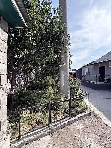 Продажа коттеджей и домов: 6 комнат и более, 100 м², 4 соток, Бишкек, Собственник — 12