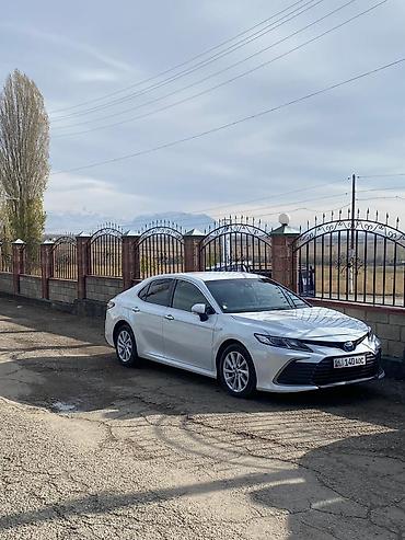 Toyota: Toyota Camry: 2021 г., 2.5 л, Вариатор, Гибрид, Седан — 3