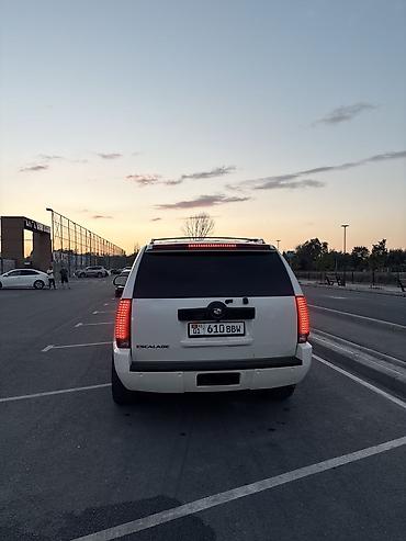 купить авто для такси: Cadillac Escalade: 2007 г., 6.2 л, Автомат, Газ, Внедорожник — 5