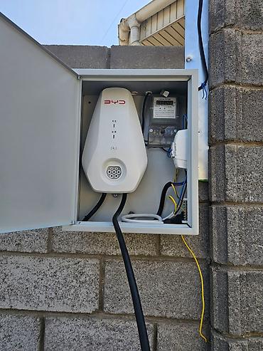 Электрики: Электрик | Установка стиральных машин, Монтаж выключателей, Демонтаж электроприборов Больше 6 лет опыта — 3