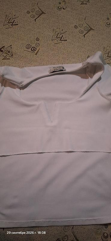 Рубашки и блузы: Pull&bearden qisagol koynek satilir.materiali strecdi,sinesi — 2