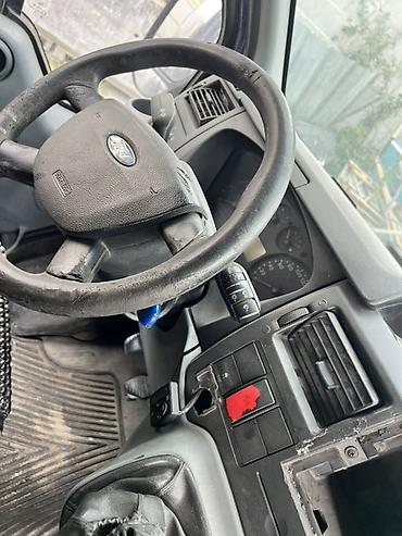 Жеңил жүк ташуучу унаа, Ford, Стандарт, 1,5 т, Колдонулган — 4